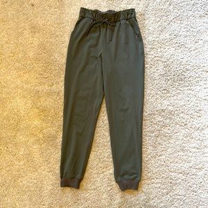 Lululemon never work high-rise jogger full length!